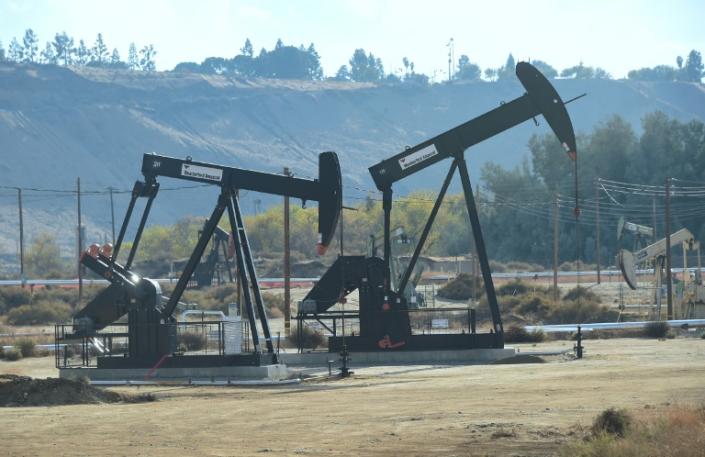 Los precios del petróleo han caído este año debido a las preocupaciones sobre la demanda, ya que la economía de China tiene problemas y los comerciantes se preocupan por una posible recesión mundial (Frederic J. BROWN)