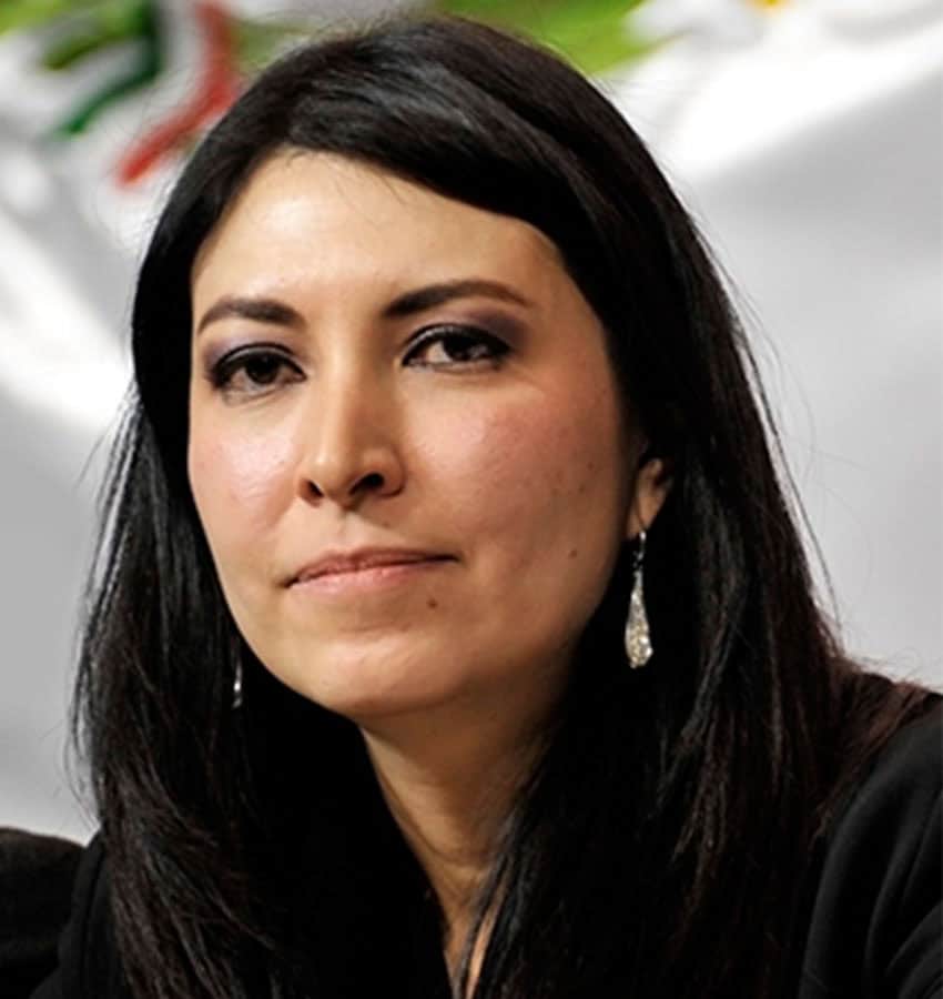 Foto de primer plano de Victoria Rodríguez Cia, titular de la Junta de Gobernadores del Banco de México