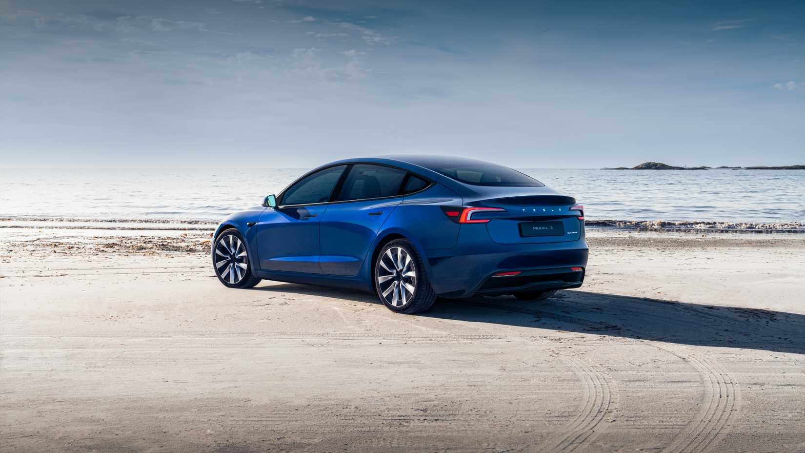2025 Tesla Modelo 3 trasero 3/4