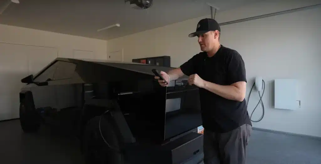 El hombre de Utah usa su ciberpreke para ver si puede conducir todo su hogar