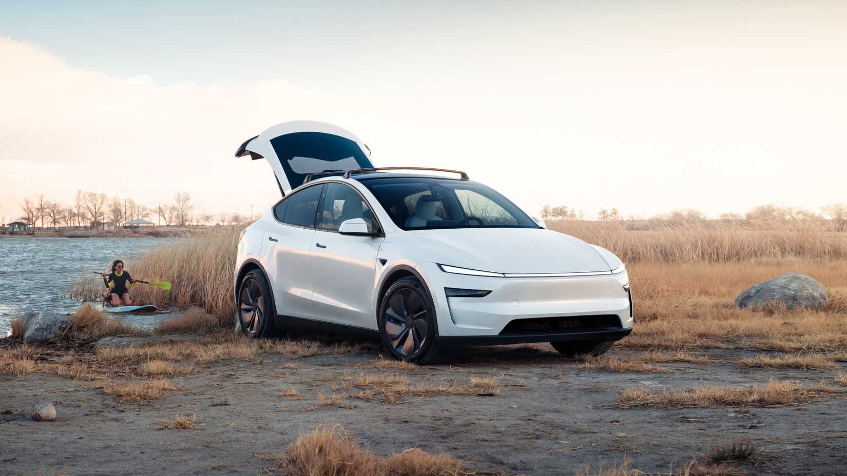 2025 Tesla Model Y Parfire 3/4 afuera