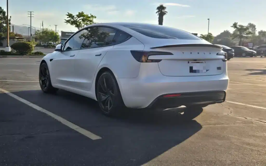 Una persona que solía conducir a Toyota Prius dio sus críticas de preparación después de comprar una actuación de 2025 Tesla 3 y lo motivó 1,000 millas