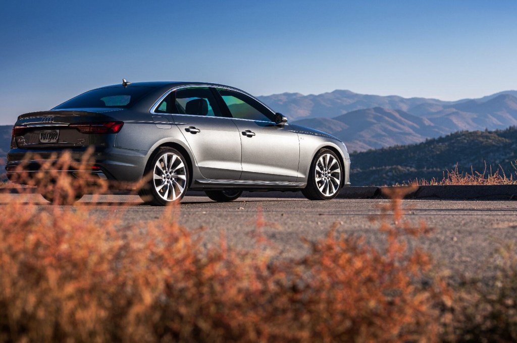 Sadan Audi A4 Silver 2021 ANGLE DE ASIGNO ANGULO ANGULO RENAL