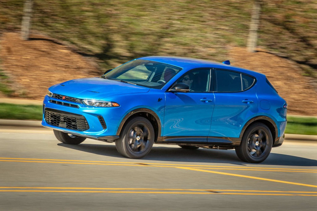 Dodge Hornet Blue Breast 2025 Unidades en la pantalla de perfil correcta