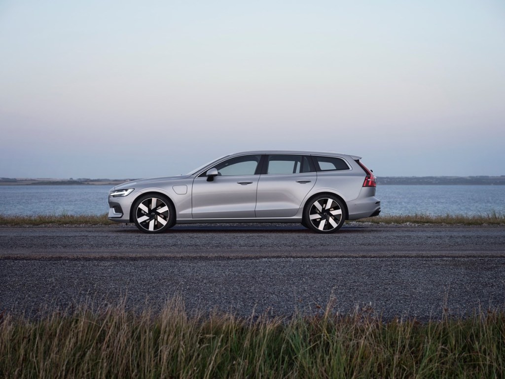 Volvo V66 Cart 2025 Hanna en una pantalla de perfil extremo a la izquierda