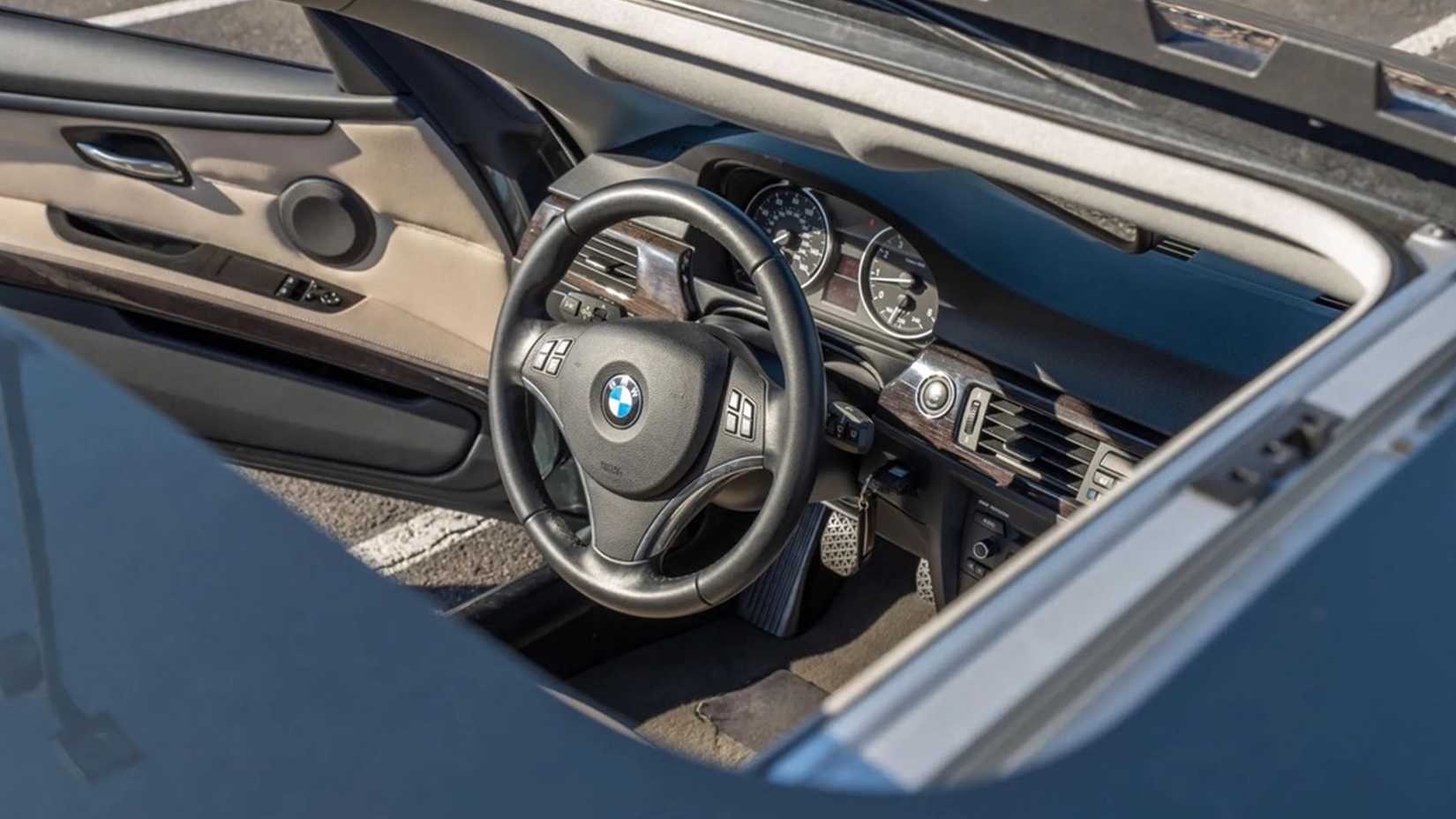 BMW 335i E90 Face Imagen creativa