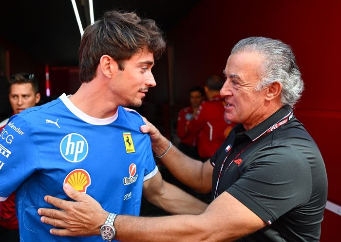 Charles para Clark