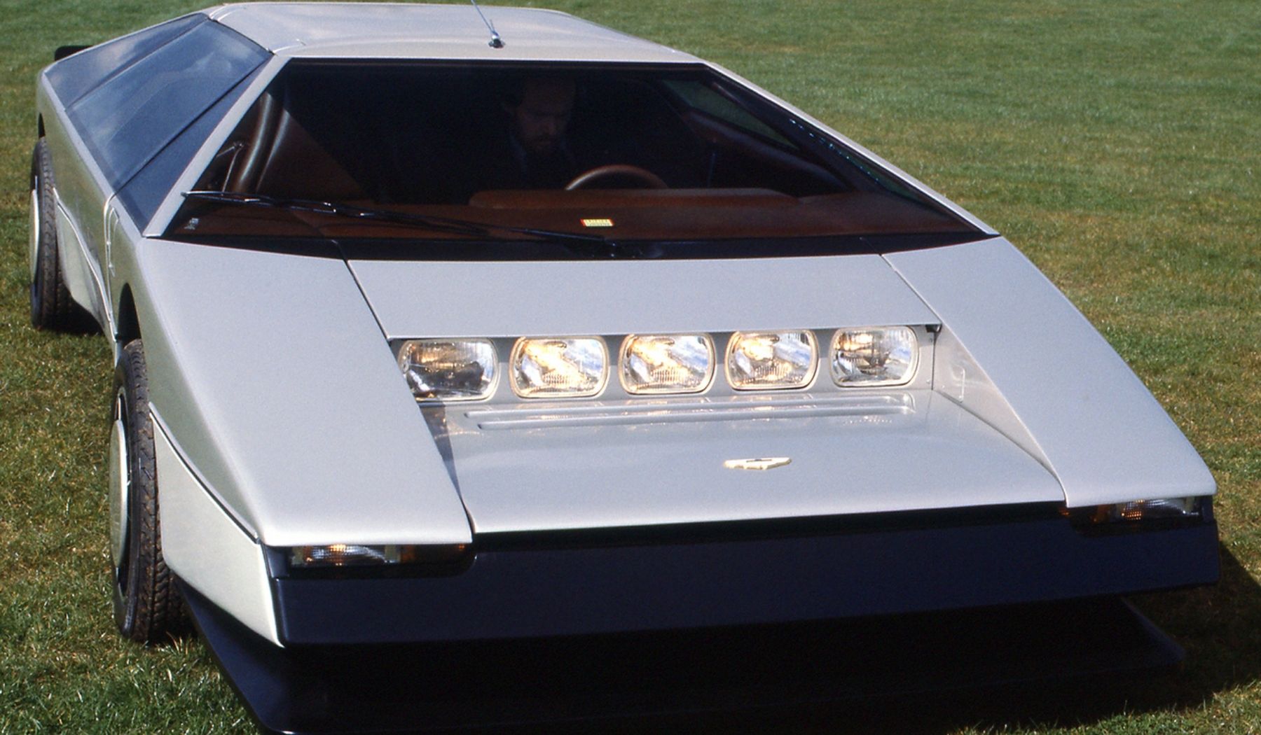 La historia de Bulldog cuando Aston Martin intentó construir el auto de producción más rápido del mundo 3