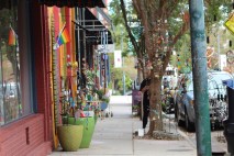 La cirugía ha demostrado que las ventas están aumentando a medida que los turistas regresan a Ashville. Según la cirugía, septiembre marcó el primer mes de crecimiento de Ashville en el año desde Helen.