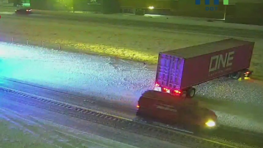 Condiciones de la carretera en MN: semirremolque con cuchillo, marcha lenta (actualización a las 5:30 a. m.)