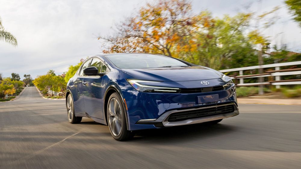 3 Vista frontal del Toyota Prius 2026