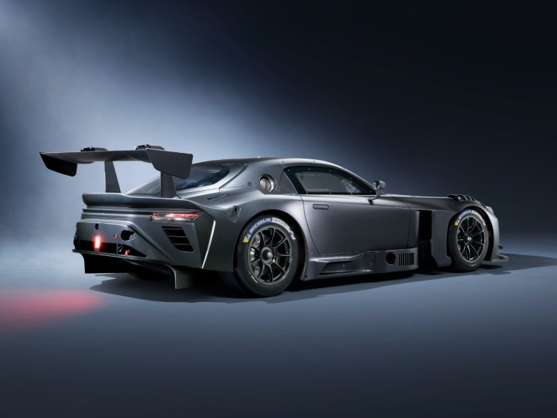 Vista trasera 3/4 del Toyota GR GT3