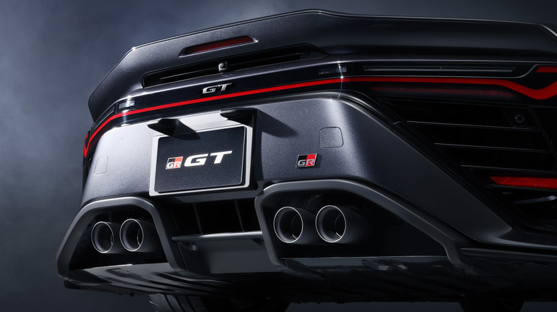 La parte trasera del Toyota GR GT