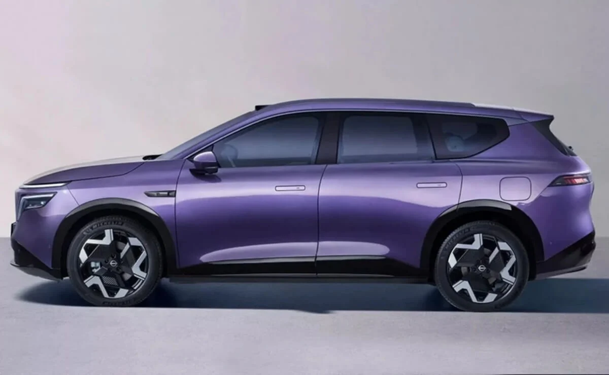Nissan NX8