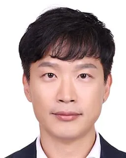 Foto de cabeza del parque Minwoo.